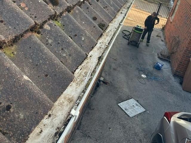 gutter-cleaning-4